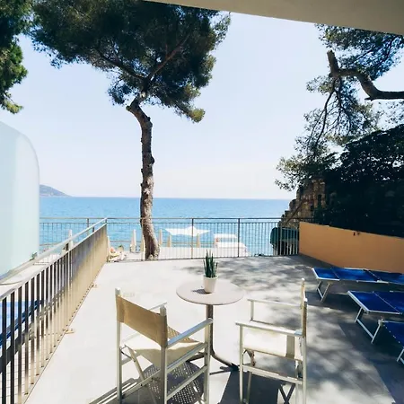 Hotell Arc En Ciel Diano Marina
