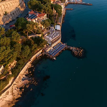 Hotel Arc En Ciel 4*