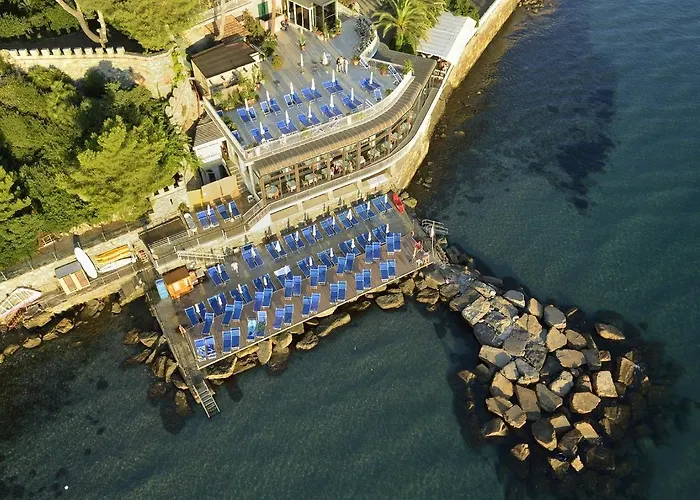 Arc En Ciel Hotel 4*